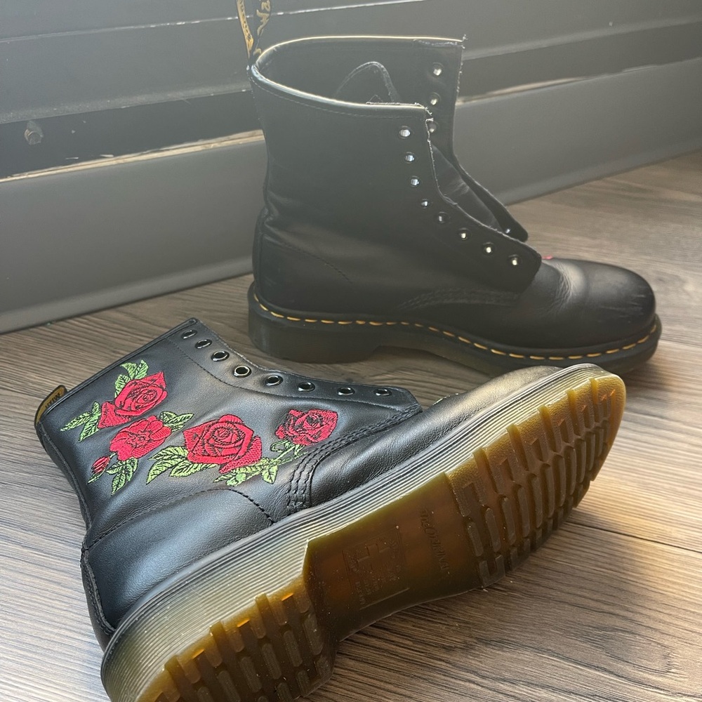 Dr Martens 1460 Vonda Softy🌹 ( NO LACES )